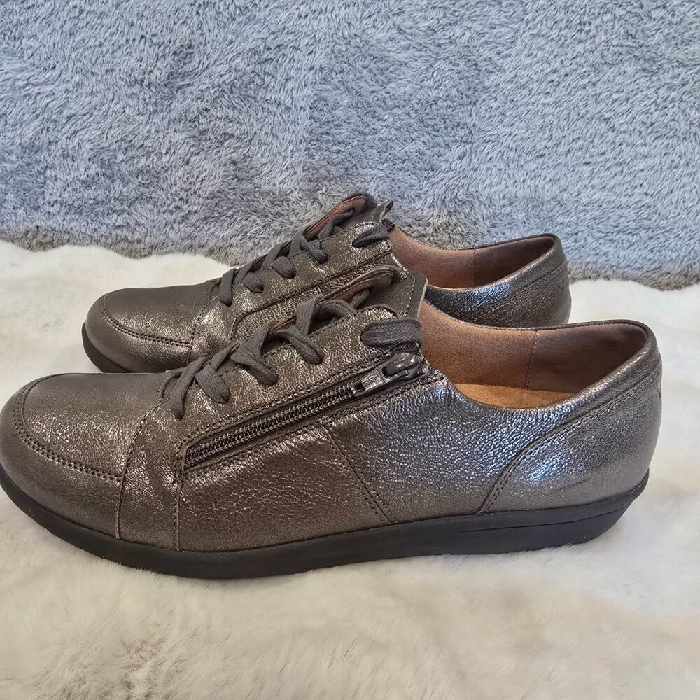 Vionic Abigail Metallic Pewter Women's Sneakers Size 11 Pre Owned LIGHT